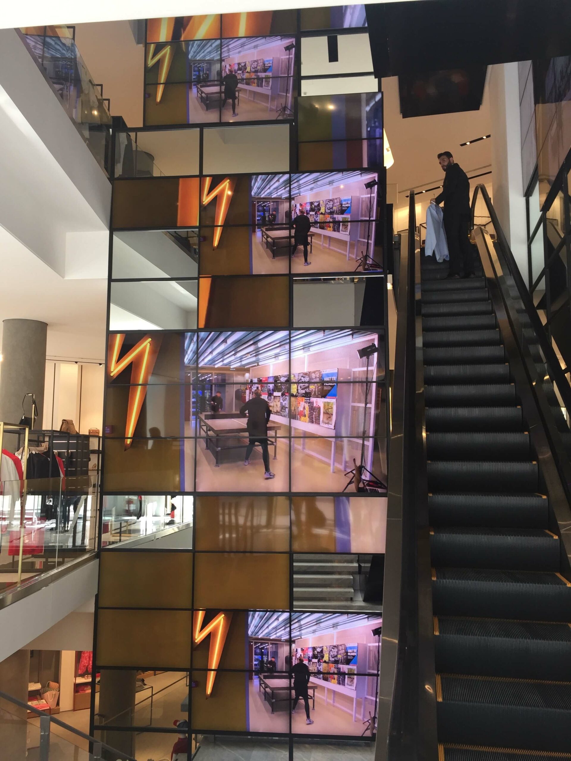 65 Screens Video Wall- Retail 3